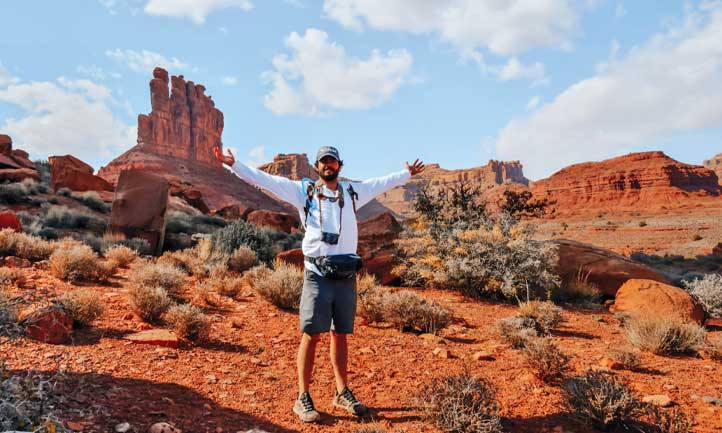 Alexander Lofgren in the desert